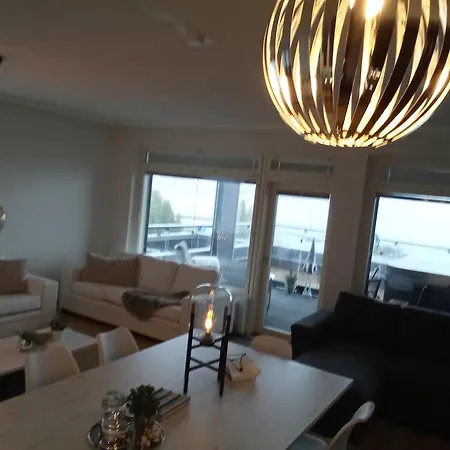 Penthouse-tasokas Moderni Kaupunki Huoneisto Huipulla -iso Jacuzzi Omalla Kattoterassilla - Aurinkotuolit Ja Aurinko Odottaa Sinua - Huikea Maisema- - 10 Hloe - Free Parking Apartment *
