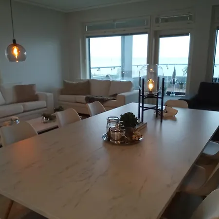 Penthouse-tasokas Moderni Kaupunki Huoneisto Huipulla -iso Jacuzzi Omalla Kattoterassilla - Aurinkotuolit Ja Aurinko Odottaa Sinua - Huikea Maisema- - 10 Hloe - Free Parking Apartment *