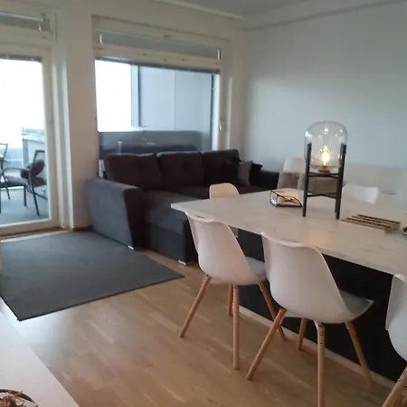 Penthouse-tasokas Moderni Kaupunki Huoneisto Huipulla -iso Jacuzzi Omalla Kattoterassilla - Aurinkotuolit Ja Aurinko Odottaa Sinua - Huikea Maisema- - 10 Hloe - Free Parking * Tampere