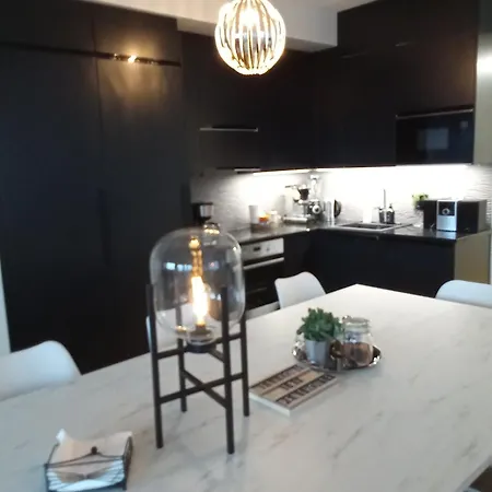 Penthouse-tasokas Moderni Kaupunki Huoneisto Huipulla -iso Jacuzzi Omalla Kattoterassilla - Aurinkotuolit Ja Aurinko Odottaa Sinua - Huikea Maisema- - 10 Hloe - Free Parking Tampere