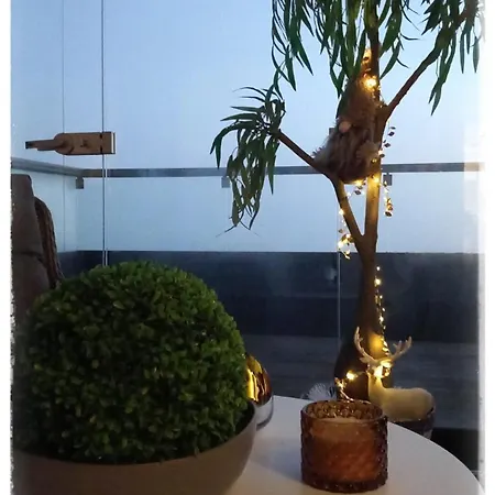 Penthouse-tasokas Moderni Kaupunki Huoneisto Huipulla -iso Jacuzzi Omalla Kattoterassilla - Aurinkotuolit Ja Aurinko Odottaa Sinua - Huikea Maisema- - 10 Hloe - Free Parking *