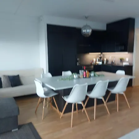 Penthouse-tasokas Moderni Kaupunki Huoneisto Huipulla -iso Jacuzzi Omalla Kattoterassilla - Aurinkotuolit Ja Aurinko Odottaa Sinua - Huikea Maisema- - 10 Hloe - Free Parking Apartment