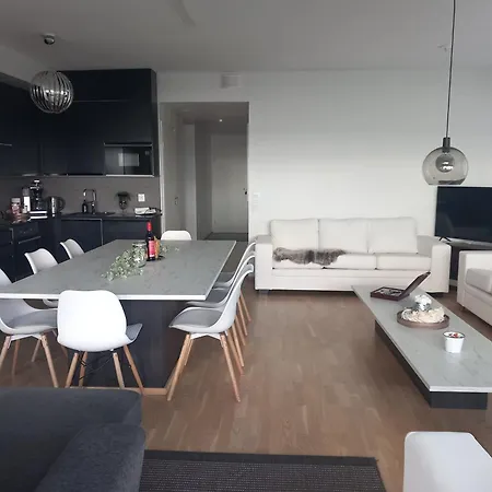 Apartment Penthouse-tasokas Moderni Kaupunki Huoneisto Huipulla -iso Jacuzzi Omalla Kattoterassilla - Aurinkotuolit Ja Aurinko Odottaa Sinua - Huikea Maisema- - 10 Hloe - Free Parking