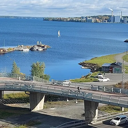 Penthouse-tasokas Moderni Kaupunki Huoneisto Huipulla -iso Jacuzzi Omalla Kattoterassilla - Aurinkotuolit Ja Aurinko Odottaa Sinua - Huikea Maisema- - 10 Hloe - Free Parking * Tampere