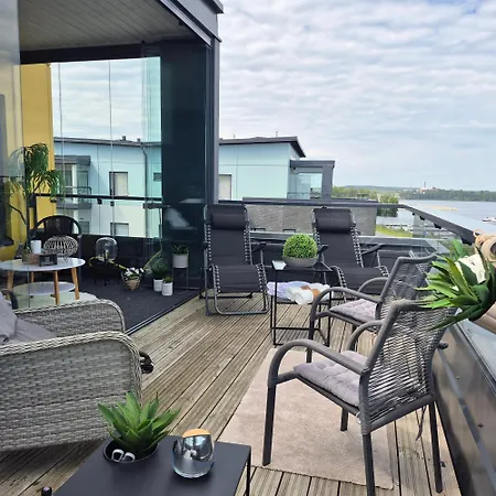 Penthouse-tasokas Moderni Kaupunki Huoneisto Huipulla -iso Jacuzzi Omalla Kattoterassilla - Aurinkotuolit Ja Aurinko Odottaa Sinua - Huikea Maisema- - 10 Hloe - Free Parking Apartment Tampere